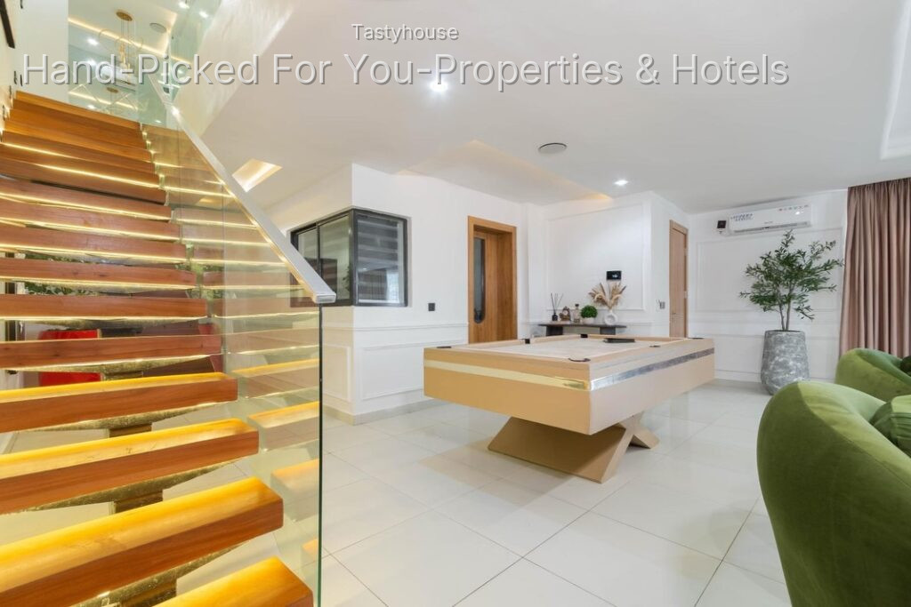 Luxury 3 Bedroom Apartment