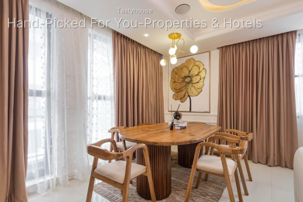 Luxury 3 Bedroom Apartment