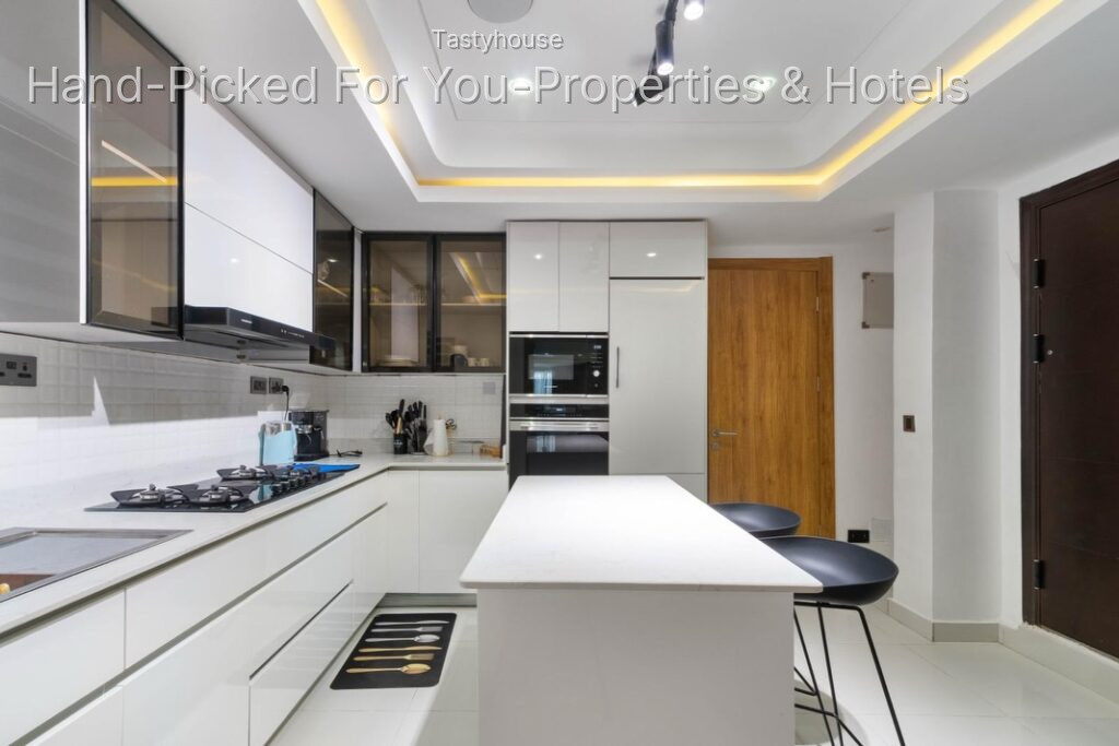 Luxury 3 Bedroom Apartment