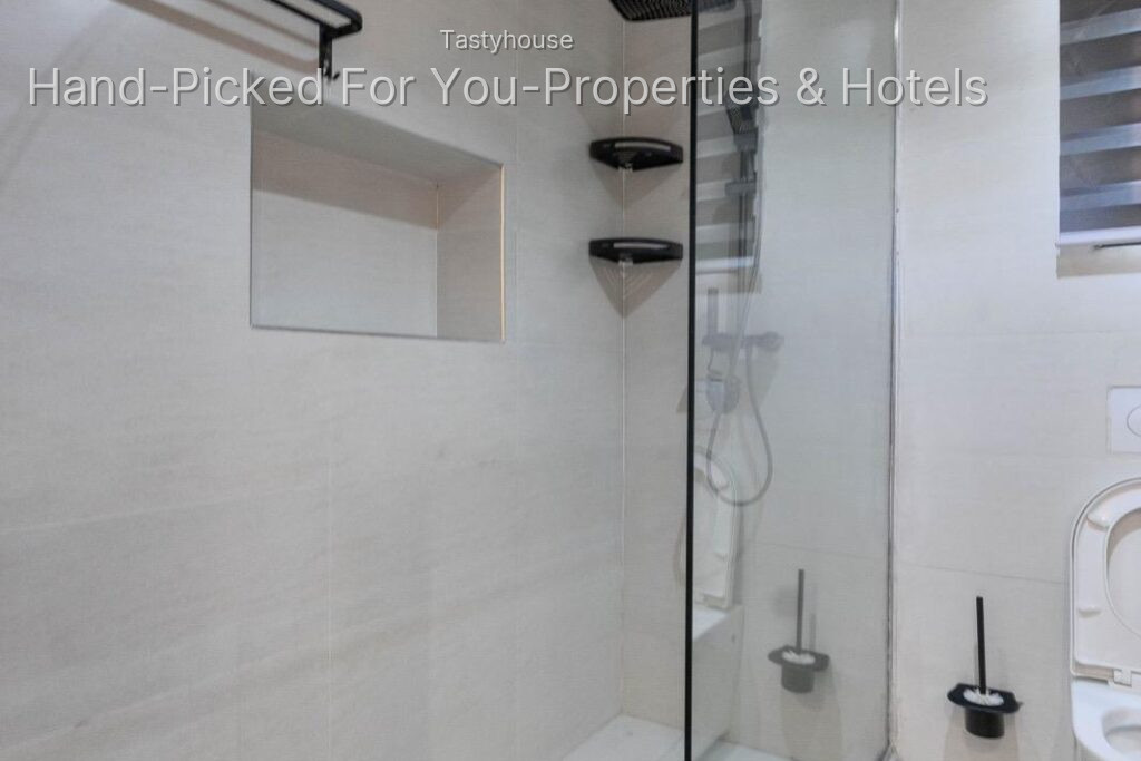 Luxury 3 Bedroom Apartment