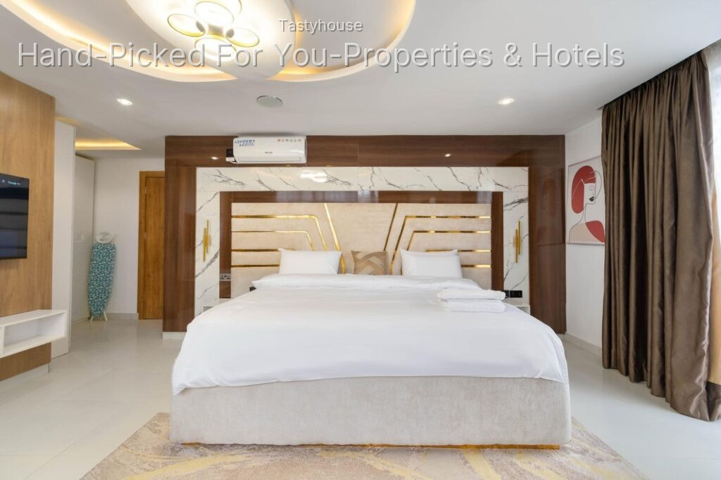 Luxury 3 Bedroom Apartment