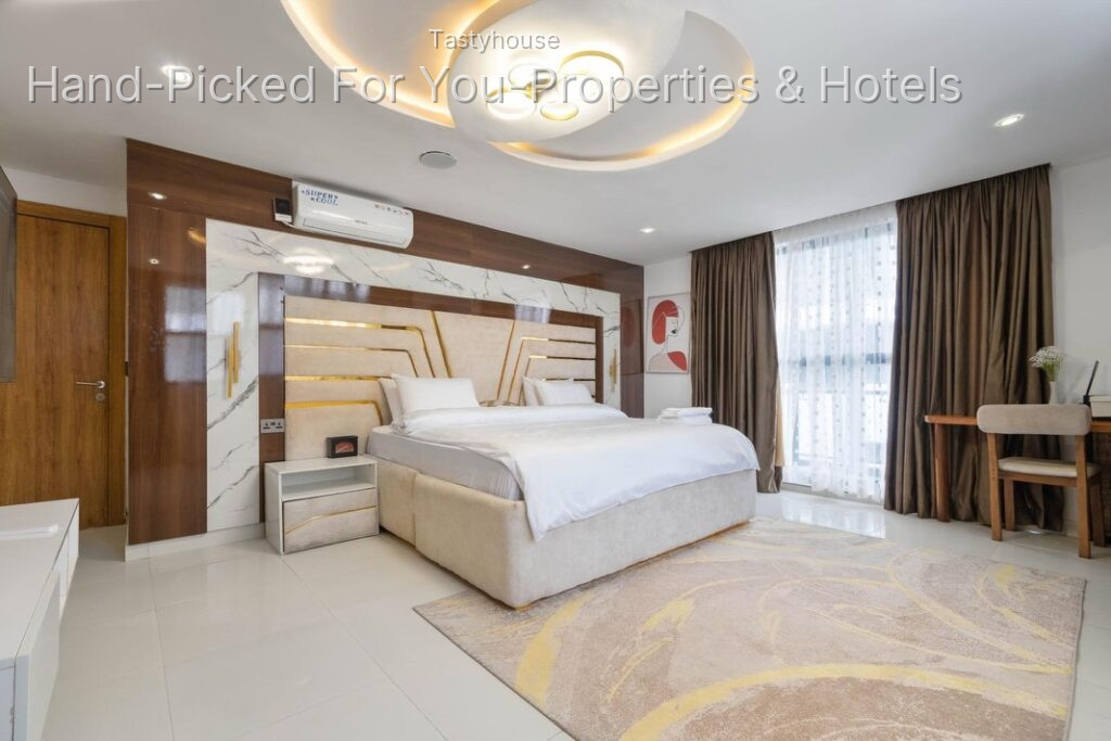 Luxury 3 Bedroom Apartment