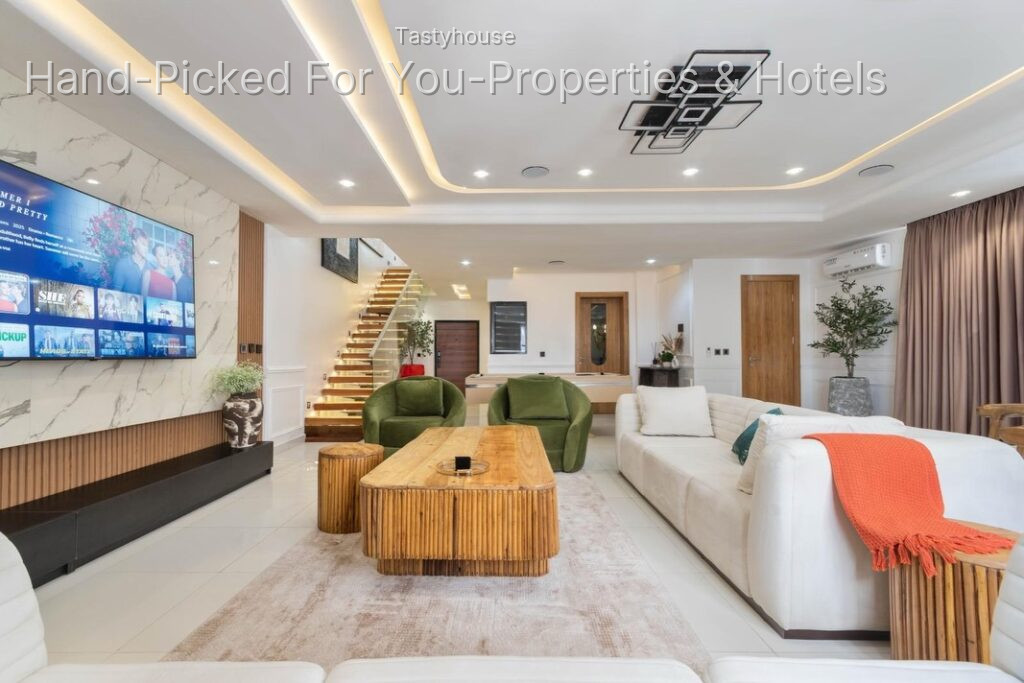 Luxury 3 Bedroom Apartment