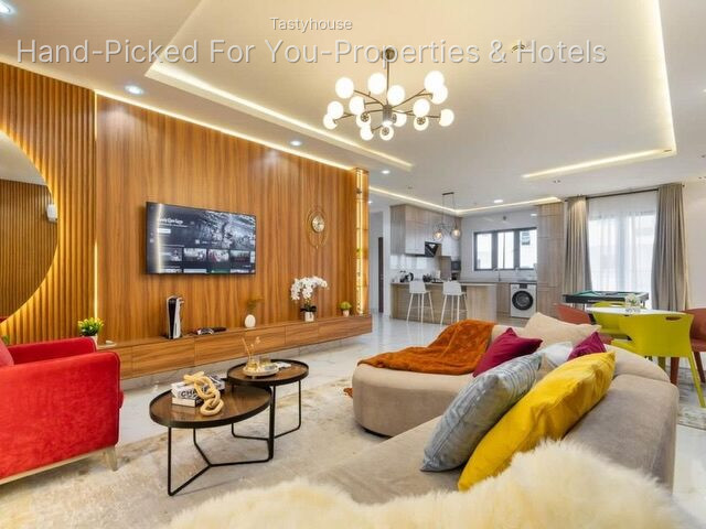 LUXURY & COZY 2-BEDROOM
