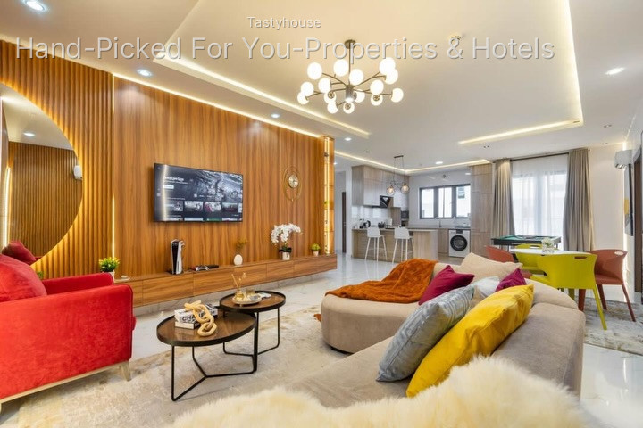 LUXURY & COZY 2-BEDROOM