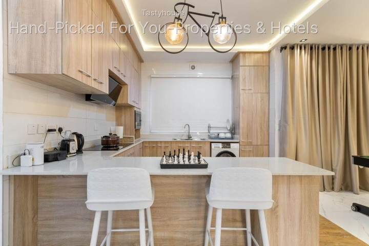 LUXURY & COZY 2-BEDROOM