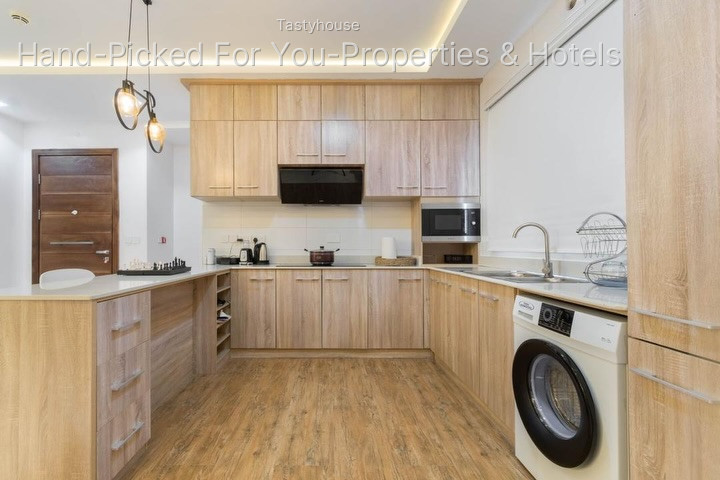 LUXURY & COZY 2-BEDROOM
