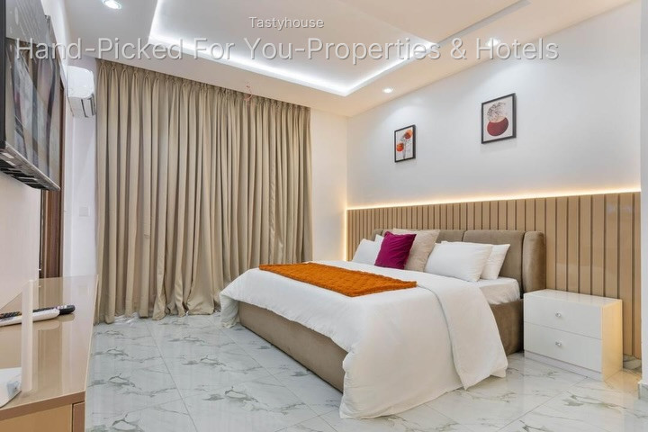 LUXURY & COZY 2-BEDROOM