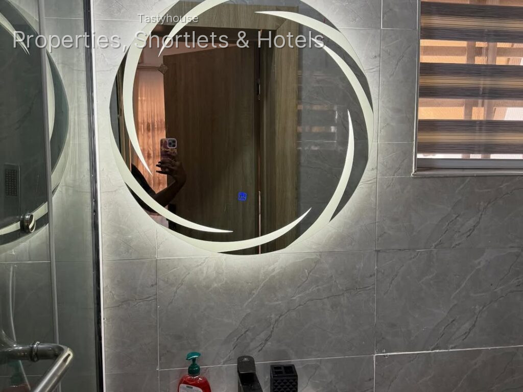 Serviced Apartment