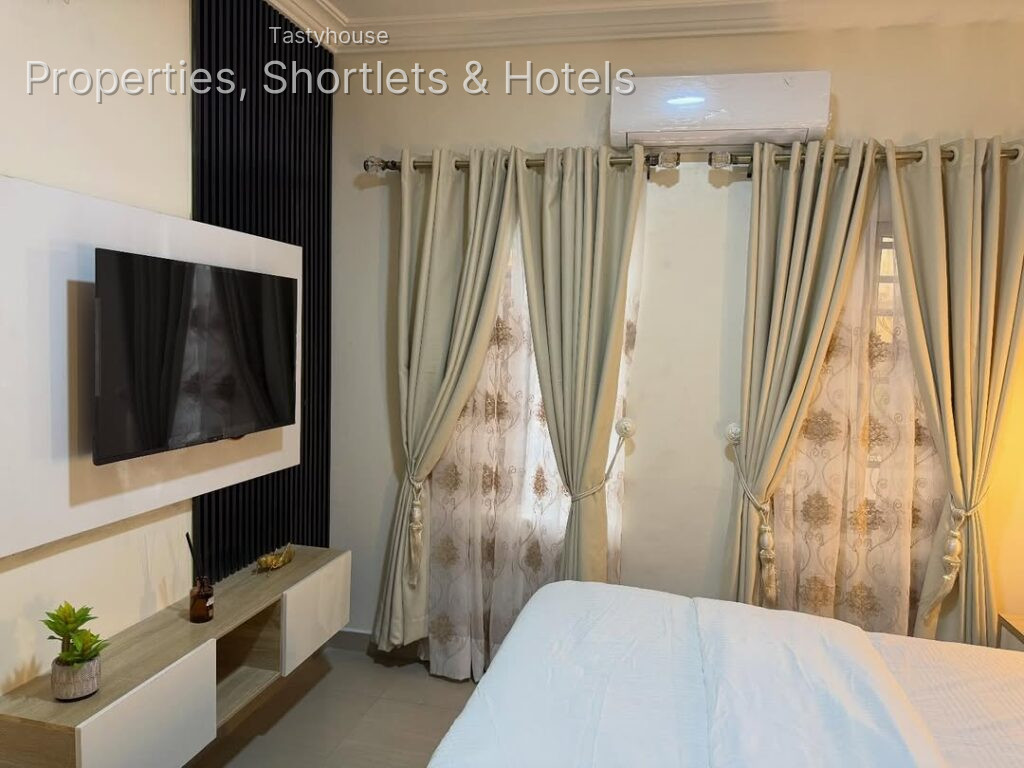 Serviced Apartment
