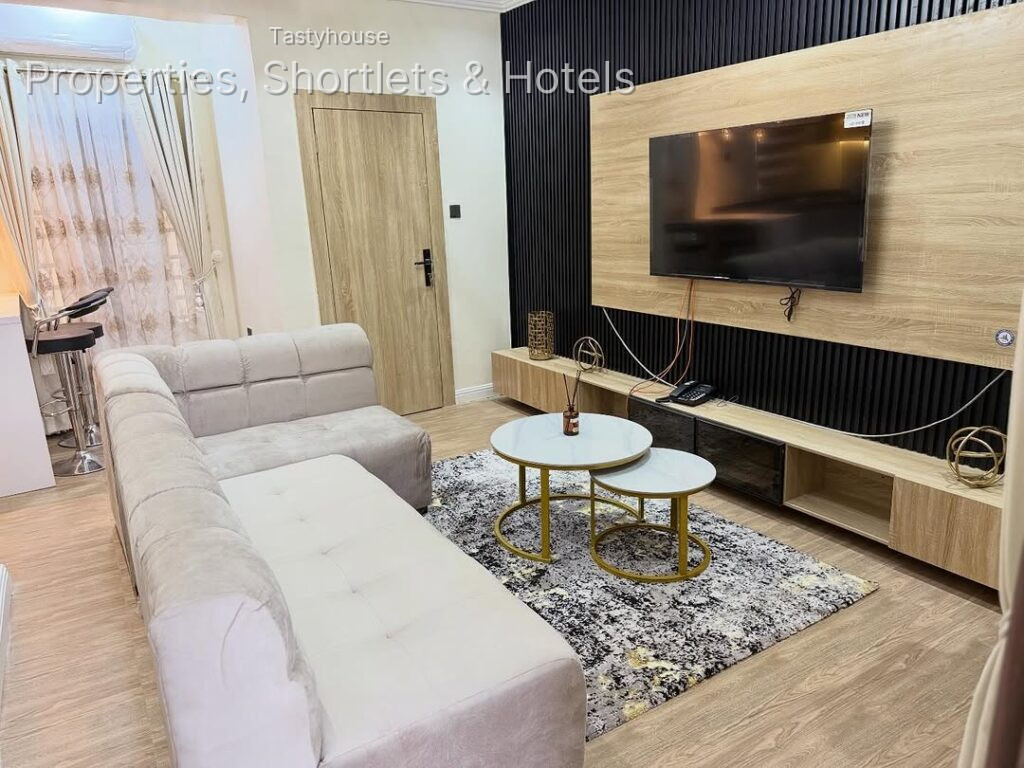 Serviced Apartment