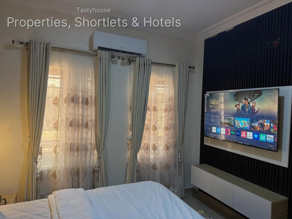 Serviced Apartment