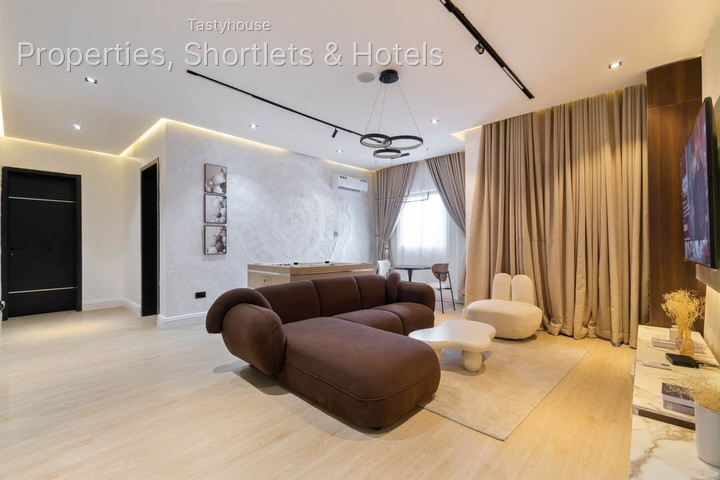 BEAUTIFUL 2 BEDROOM APARTMENT