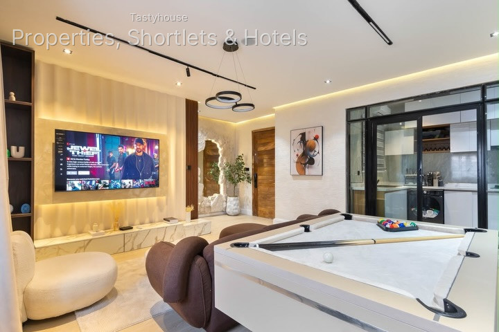 BEAUTIFUL 2 BEDROOM APARTMENT