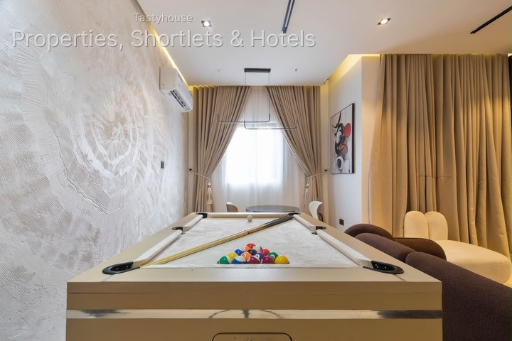 BEAUTIFUL 2 BEDROOM APARTMENT