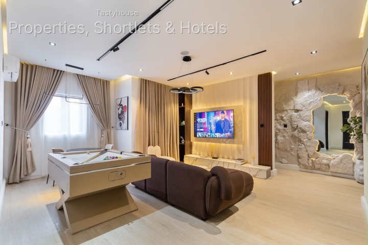 BEAUTIFUL 2 BEDROOM APARTMENT