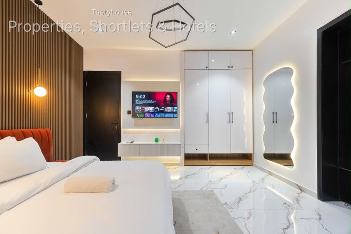 BEAUTIFUL 2 BEDROOM APARTMENT