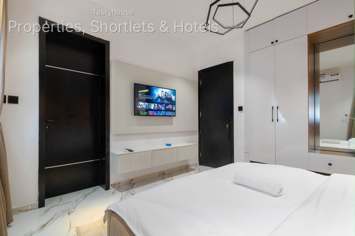 BEAUTIFUL 2 BEDROOM APARTMENT