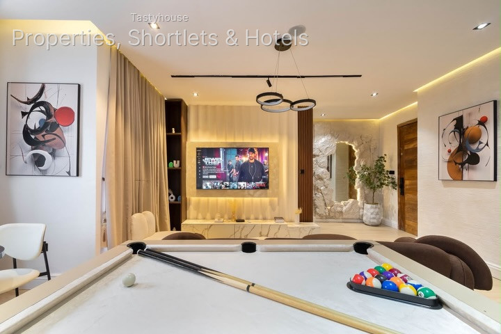 BEAUTIFUL 2 BEDROOM APARTMENT