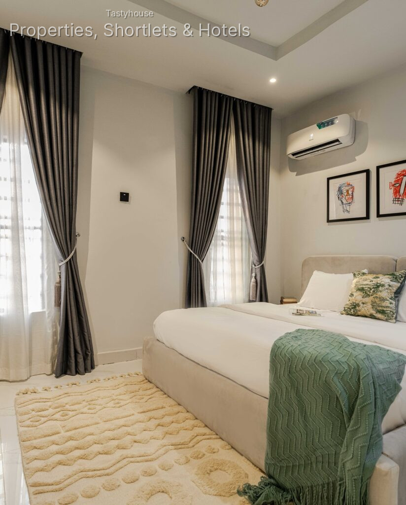 Serviced Apartment