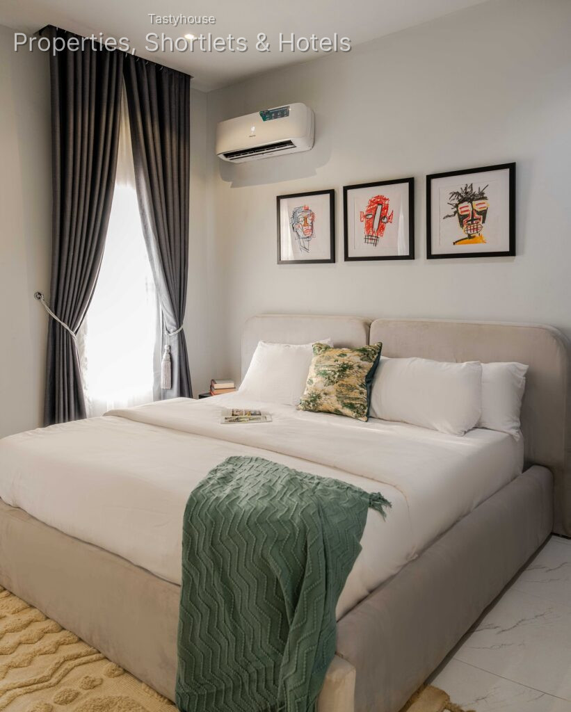 Serviced Apartment