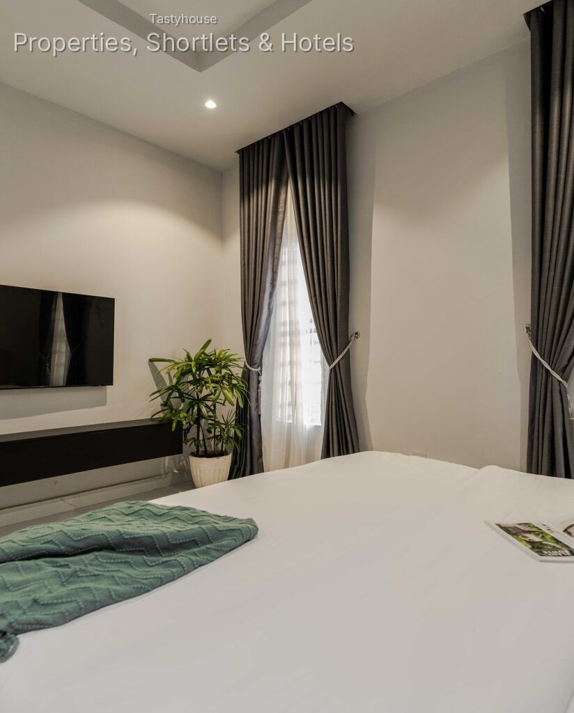 Serviced Apartment