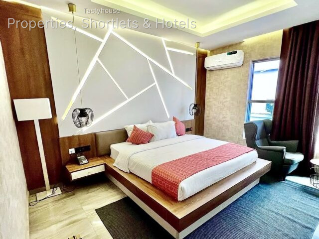 Serviced Apartment