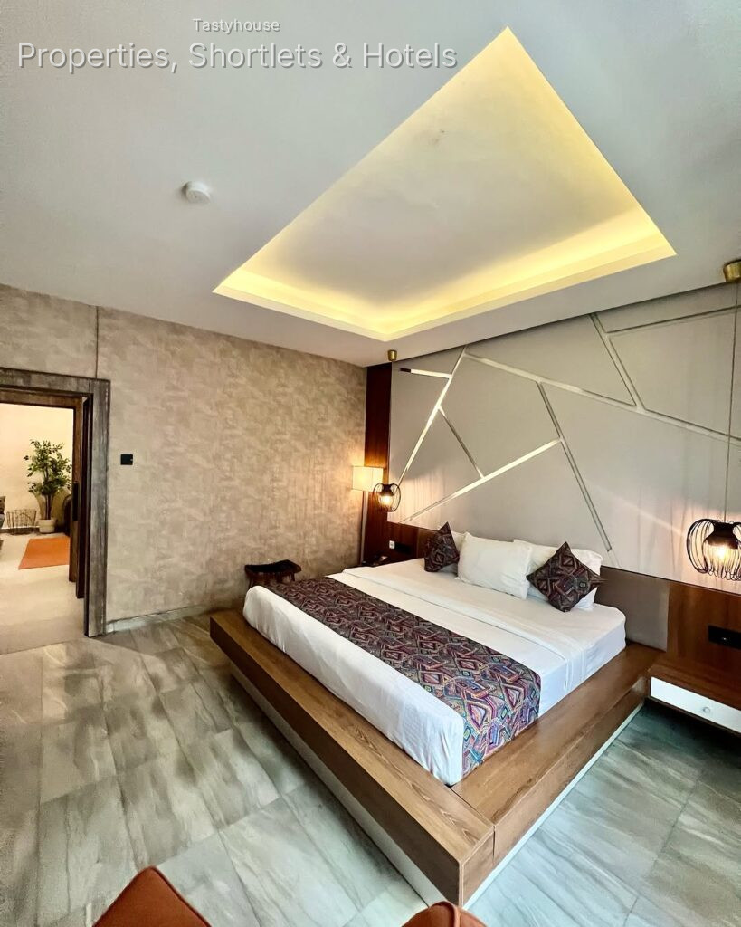 Serviced Apartment