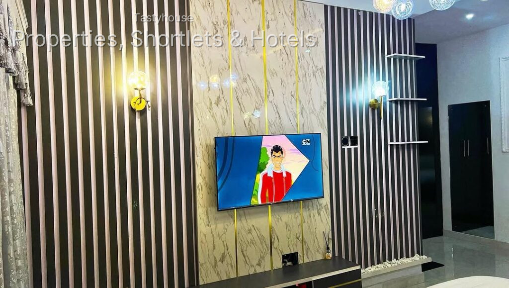 Serviced Apartment