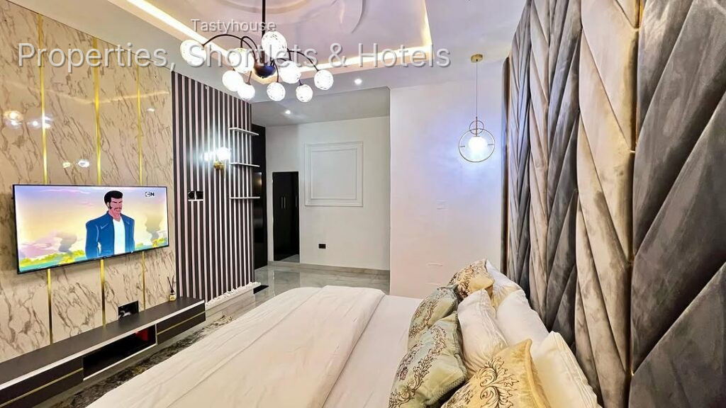 Serviced Apartment