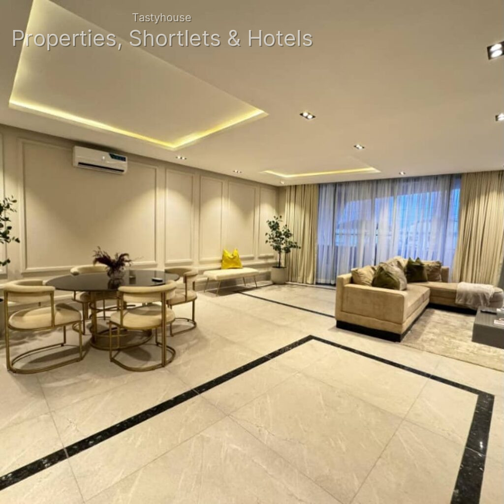 EN-SUITE 4-BEDROOMTERRACE DUPLEX