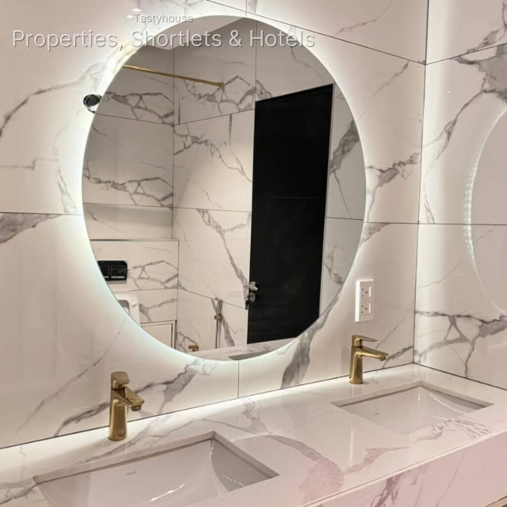 EN-SUITE 4-BEDROOMTERRACE DUPLEX