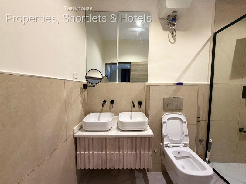 Luxury 2 bedroom Apartment withSwimming Pool, Gym, Elevator, Balcony & Lounge