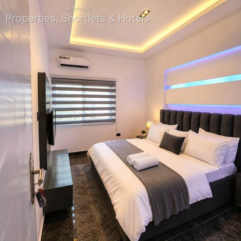 FULLY FURNISHED LUXURY SPACES