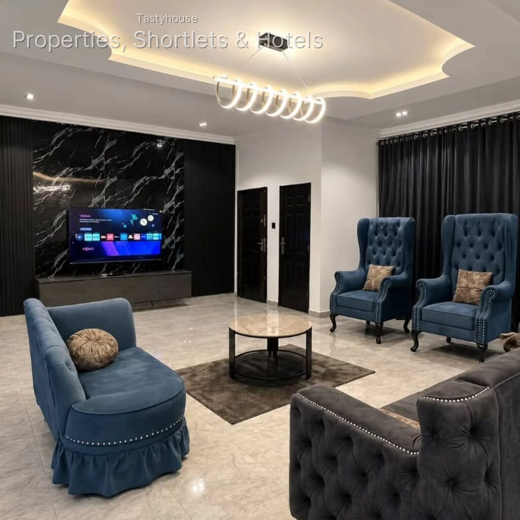 FULLY FURNISHED LUXURY SPACES