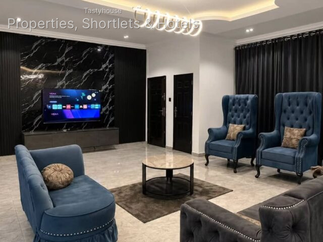 FULLY FURNISHED LUXURY SPACES