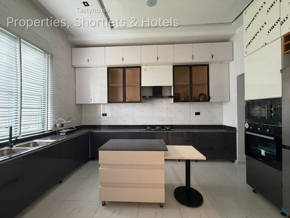 BRAND NEW LUXURY 2 BEDROOM