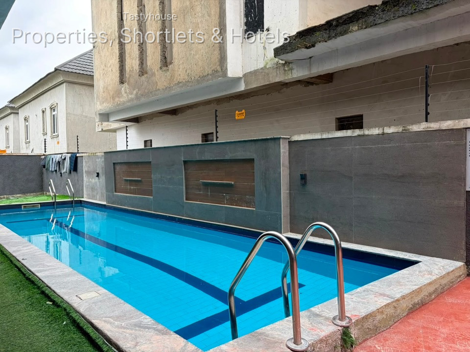 BRAND NEW LUXURY 2 BEDROOM