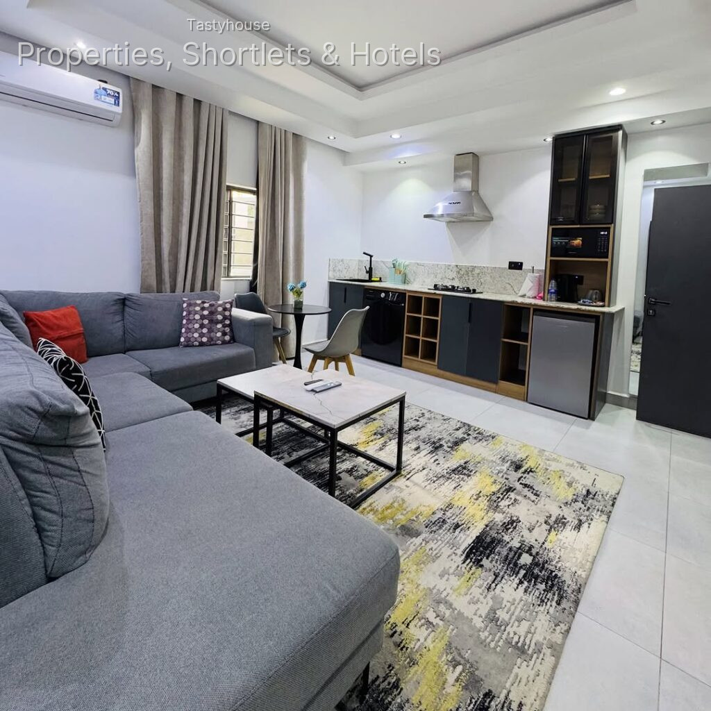 Serviced Apartment