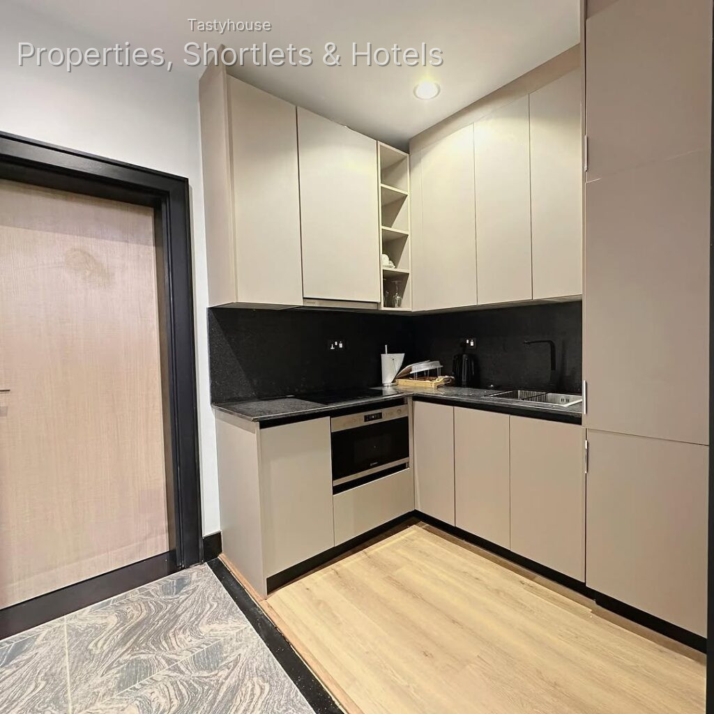 Serviced Apartment