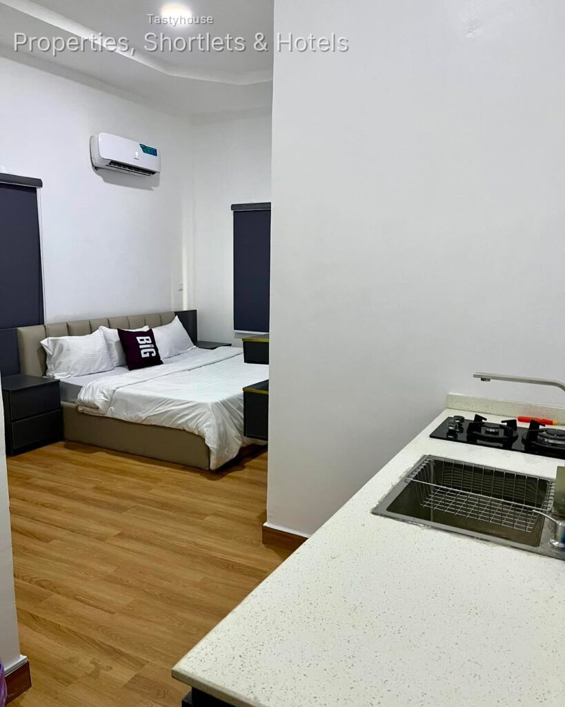 Serviced Apartment