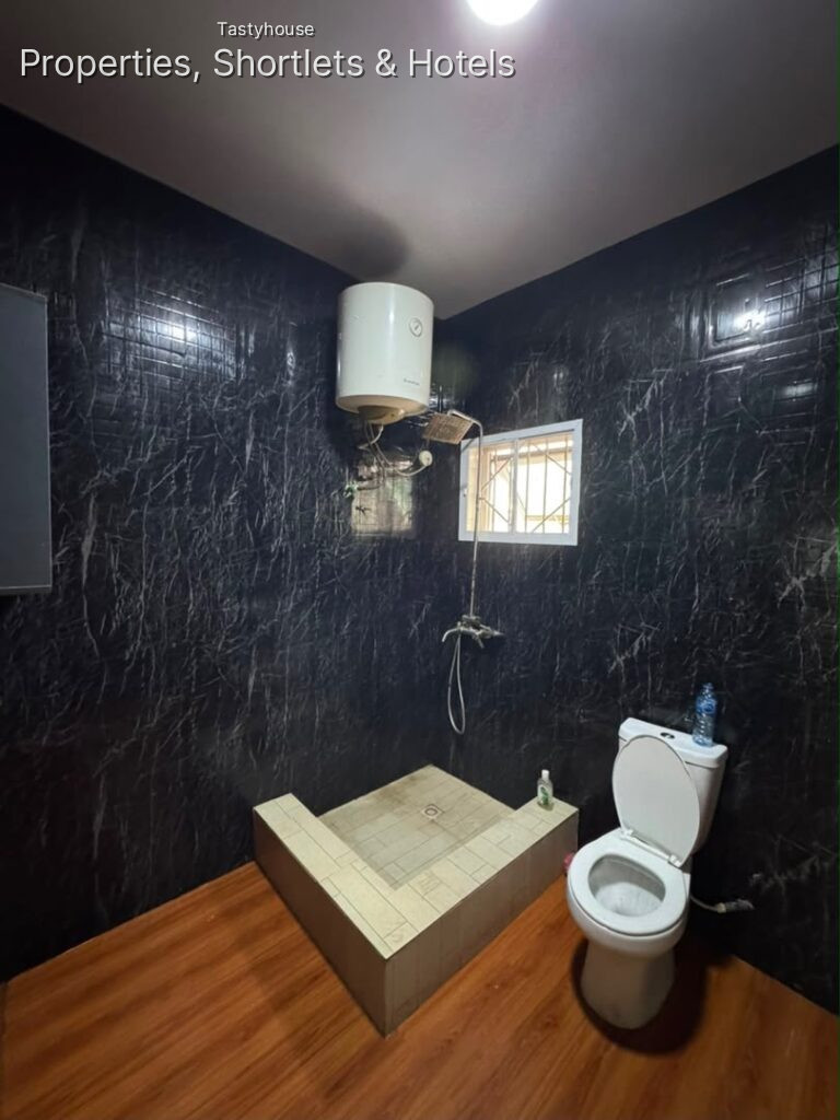 Lovely Self Contain Studio Apartment withan open plan kitchen f