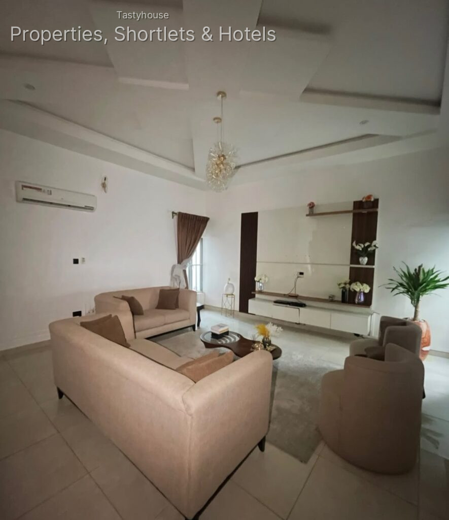 FURNISHED 3BEDROOM TERRACE DUPLEX