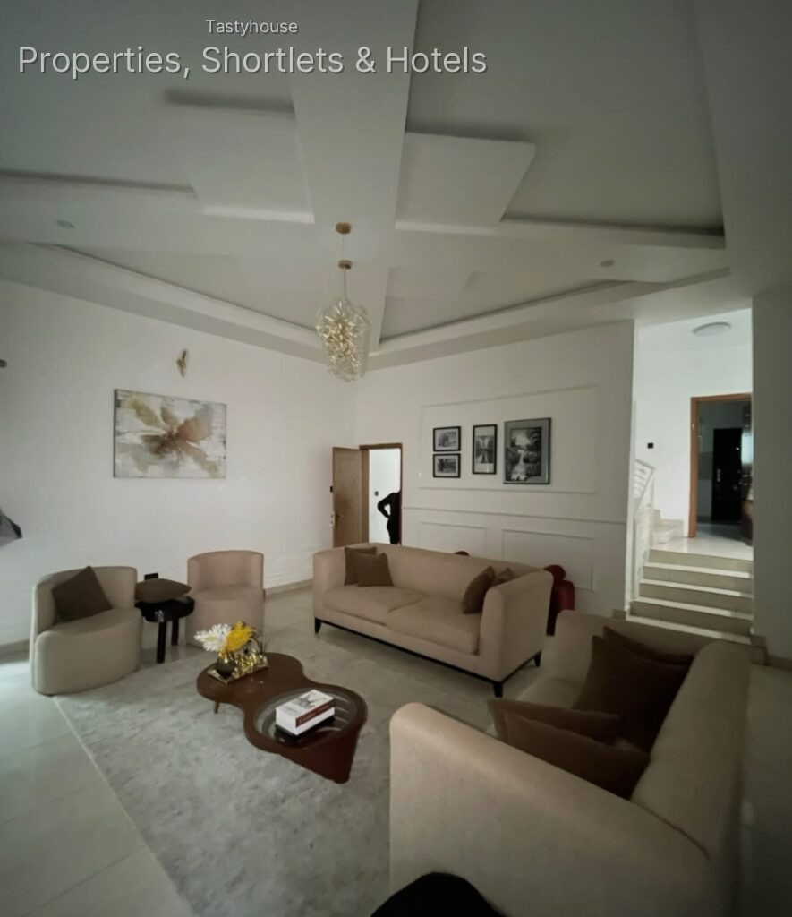 FURNISHED 3BEDROOM TERRACE DUPLEX