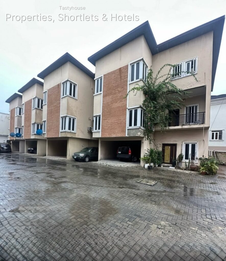 FURNISHED 3BEDROOM TERRACE DUPLEX