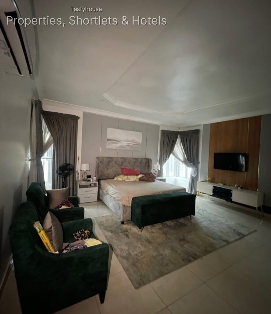 FURNISHED 3BEDROOM TERRACE DUPLEX