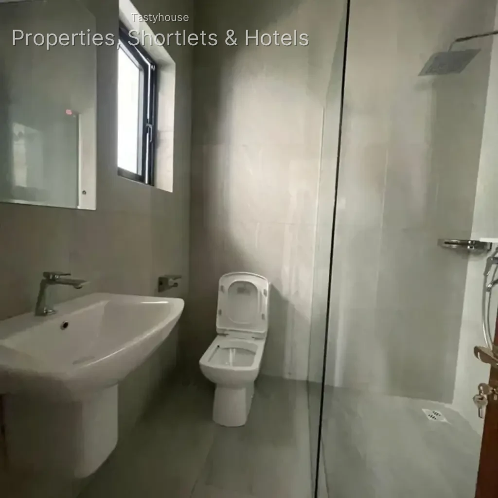 Luxury 3 Bedroom Duplex with BQ