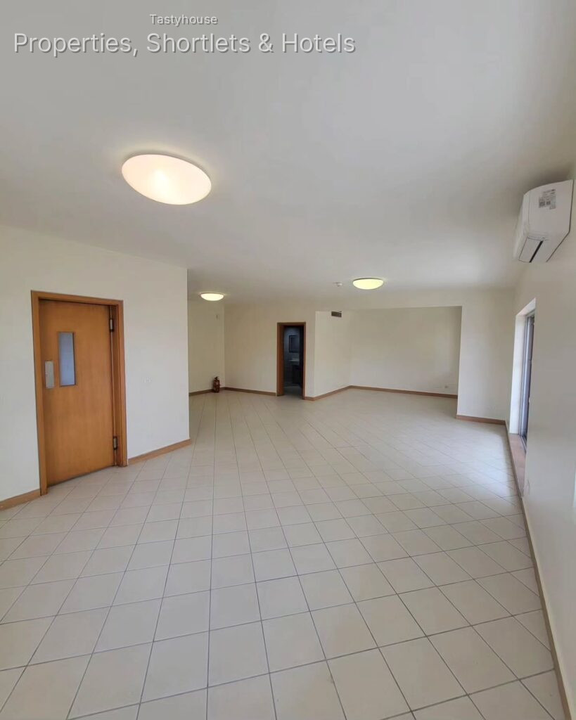 3 Bedroom flat with BQ
