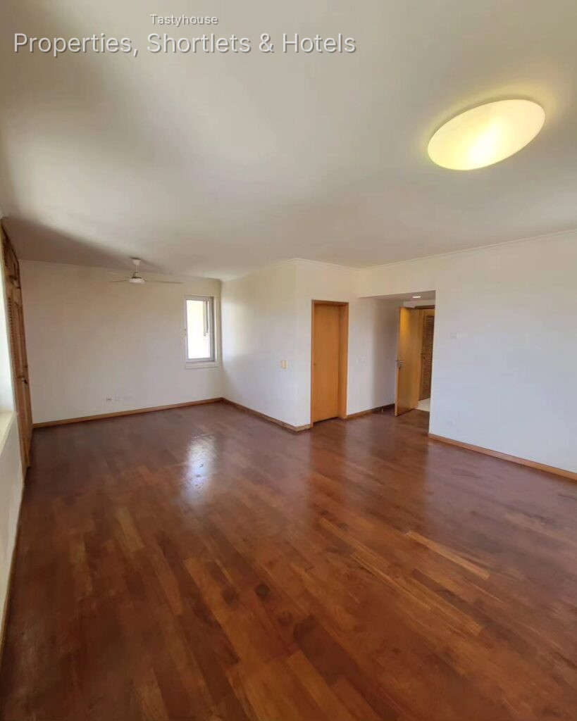 3 Bedroom flat with BQ