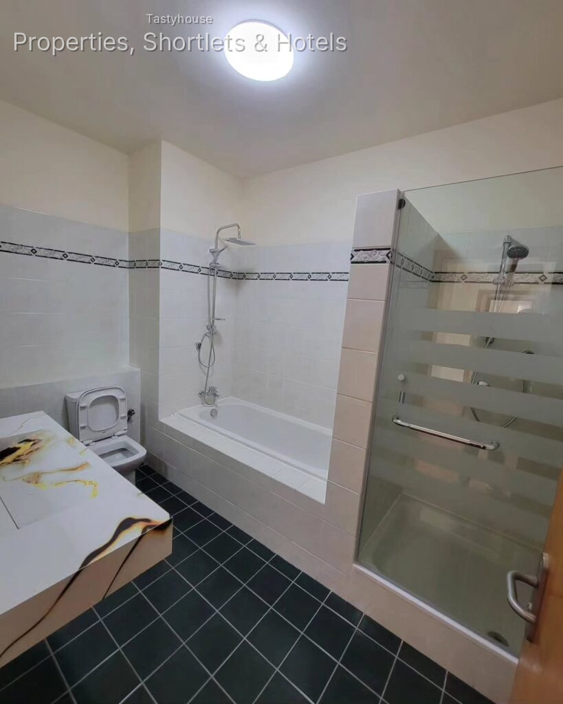 3 Bedroom flat with BQ